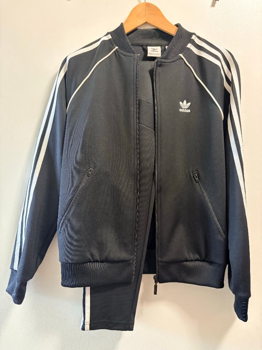 ADIDAS track suit - black and white - almost new - pants M - jacket 8